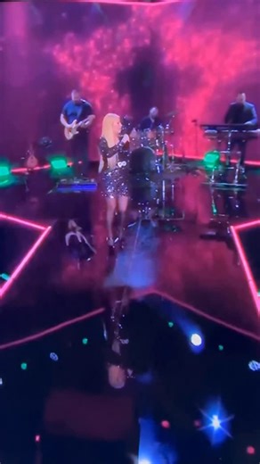 Srećan vam početak 2026 godine! Odlomak Iz ovogodisnjeg Novogodisnjeg programa Toxic tv ❤️🎵🎄 | Ivana Jordan