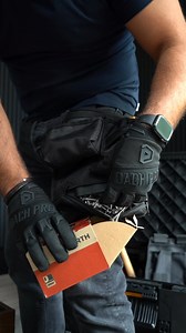 Ob auf dem Dach, in der Werkstatt oder auf der Baustelle – wer im Handwerk arbeitet, braucht funktionale und robuste Ausrüstung. Das Holster Zip von Dach PRO ist die perfekte Ergänzung für alle, die auf Qualität, Ordnung und Effizienz setzen. Ideal geeignet für Dachdeckerwerkzeug , Werkzeug für den Zimmermann und Spenglerwerkzeuge – dieses Holster überzeugt durch intelligente Details und hochwertige Verarbeitung. https://www.dach-pro.shop/products/holster-zip | Dach PRO