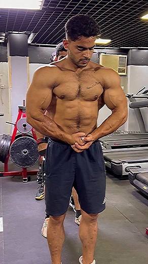 The trainer team of SAM FITNESS @ifbbpro_rehanbeast @faizi4202 @_saqlain_mirza_ @samfitnessinsta 👉🏾It matters when you are training with the professionals🔥👉🏾Stay tuned Soon going to open the beast making home SAM FITNESS 📍DXB AL QUSAIS, 👉🏾don’t miss the early bird offer!👉🏾train with the pros and Challenge yourself to change yourself!............#samtrainer #personaltrainer #bodybuingcoach #bodybuilder #shredding #muscle #gymlife #bestbeast #gymtrainer #competition #gymlifestyle #gymadd