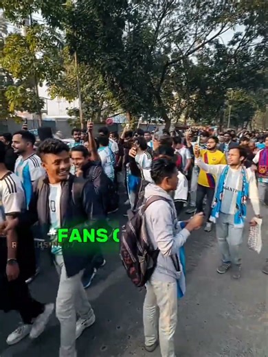 Fans disrespect Real Madrid & Ronaldo in front of Messi 💔