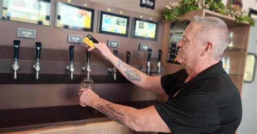 New Green Bay restaurant lets customers pour their own drinks
