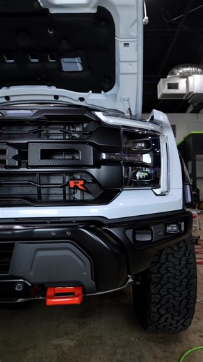 At Vivë, we’ve protected 55,000 vehicles since 2007 with expert-installed Paint Protection Film that’s practically invisible but tough enough to handle Texas roads. Your paint faces rock chips, scratches, and road debris every time you drive. Don’t wait until it’s too late. ✅ Shields against scratches, rock chips & fading ✅ Seamless, precision-cut installation ✅ Fully insured shop with 24/7 security ✅Complimentary loaner cars Same-day estimates & fast turnaround. Book here: https://www.vive-hous