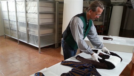 Die Erfindung von Dirndl und Lederhosen (2014)