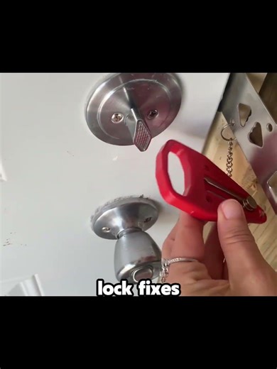 This Travel Gadget Secures Your Door 😳🚪