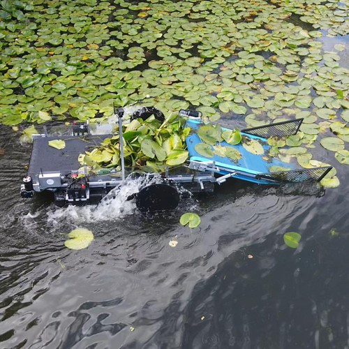 WaterBug Aquatic Weed Harvester | Remote Controlled & Lithium Battery Powered
