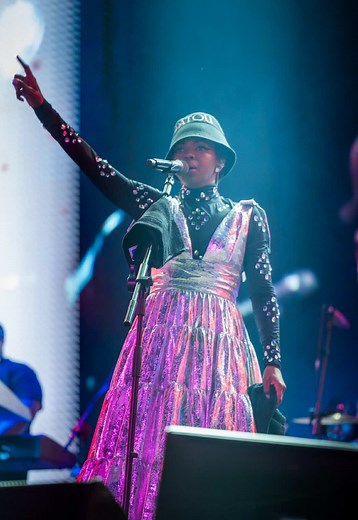 Lauryn Hill's Live Performance of 'To Zion'