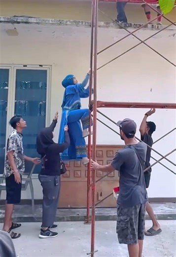 The Powerpuff Girls: Essential Skincare with Scarlett