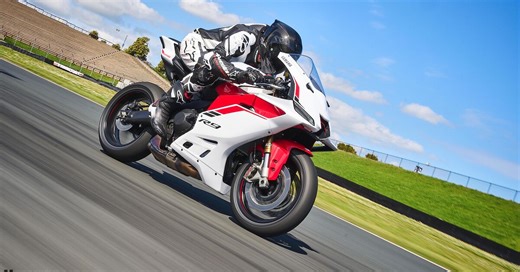 2025 Yamaha YZF-R9 Review – First Ride