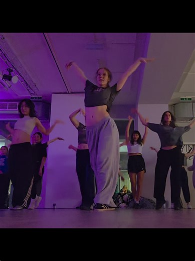 Exploring Commercial Dance Style in Berlin's Flying Steps