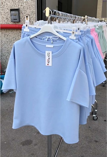 📍Prato ,Via dei Fossi, 8/B5B🇮🇹 info in direct o whatsapp: 39 377 825 6559 Bella Moda INGROSSO (wholesale) customization is available. For smaller quantities,feel free to choose from our in-stock items. Factory-direct supply,made in Italy -top quality unbeatable value!#summer2025 #outfit #whattowear #madeinitaly #italy #bestseller #ingrossoabbigliamento #moda2025 #prato #wholesale #hiahaualitvlownrice #ModaEstate2025 #0OTDItaliaSO #ingrossoabbigliamento #madeinitaly #prontomoda #estate2025 #ab