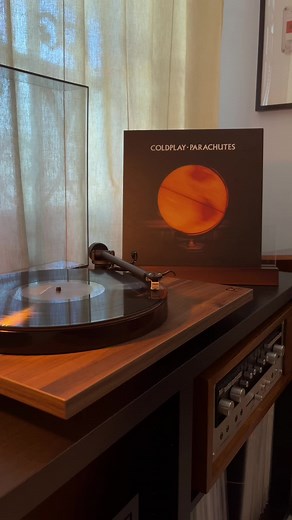 Shiver - Coldplay #shiver #coldplay #parachutesalbum #vinyl #record #records #vinylrecords #vinylrecord #regaplanar1 #marantz1150 #adsl880