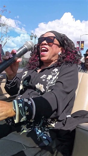 Evelyn "Champagne”King Brings the ’80s Classic “Love Come Down” #live #music #performance #nostalgia