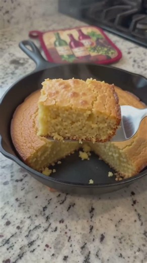 Don’t Confuse Cornbread With Cake 😄🌽 | CeCe Easy Recipes