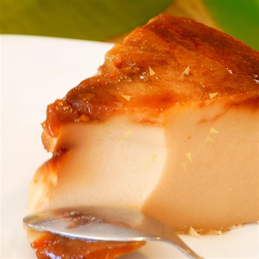 Si te gustan los postres fáciles, caseros y rápidos, este flan de galleta María te va a encantar 🤎 Queda cremosito, suave y con ese sabor de siempre que tanto gusta en casa. No necesitas horno, ni técnicas raras… solo mezclar, cocinar unos minutos y listo 🙌 Perfecto para sorprender cualquier día, para aprovechar esas galletas que tienes por casa y para dejar a todos con la boca abierta 😍 Guárdalo porque este flan se vuelve un favorito en nada. 🍮✨ | Golosolandia