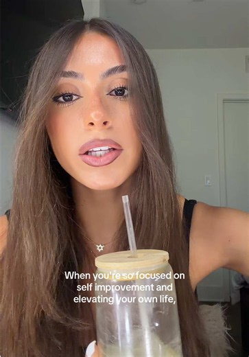lielle (@lielle.cohen)’s video of self improvement book