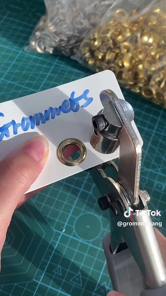 Make punching holes no longer a difficult problem!#grommet #grommettoolkit #tools #tiktokshopblackfriday