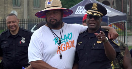 'The Gravedigger' returns: Gilbert Brown's free football camp teaches Milwaukee youth more than the game
