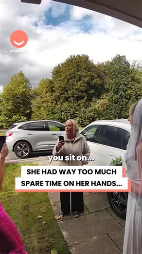 She's jealous because I'm younger and happier 😡 | Happiest