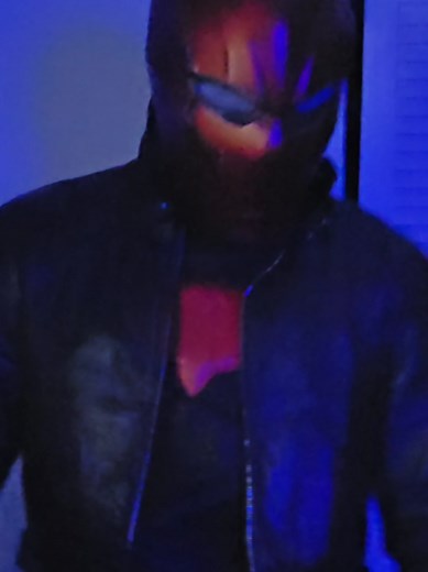 A MANNNNN #redhood #redhoodcosplay #edit #dc #dccomics #comics #batman #batmanedit #cosplay #batfamily #batfam #armor #helmet #mask #jasontodd