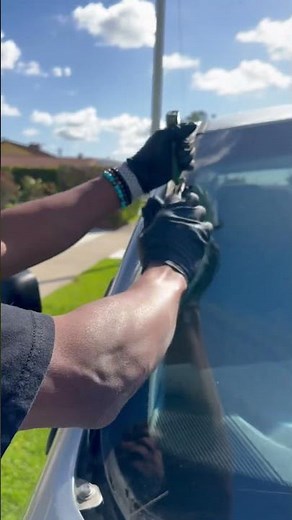 Dodge Ram, How To: windshield removal