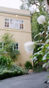 Hear from Lisa Rinna's lips why Hairdresser's Invisible Oil Primer is her hair go-to! | Bumble and bumble.