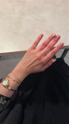 وقت المناكير الصيفيه💅🏼☀️✨#foryou #اكسبلور #fyp #explore #مالي_خلق_احط_هاشتاقات