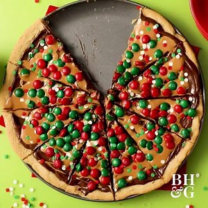 36K views · 2K reactions | New, simple ideas for the holiday season, including make-ahead recipes, quick-prep cookies, decorating tips, and gift ideas. | Better Homes & Gardens | Facebook