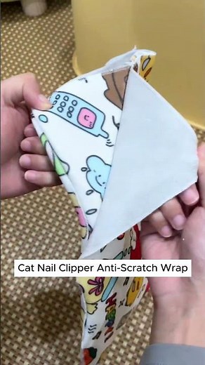 Cat Nail Clipping Made Easy: Anti-Scratch Restraint Wrap in Action!