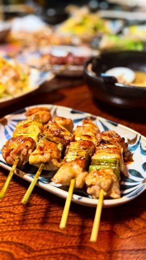 【甲府居酒屋】創業25年！地元民が愛する名店「まんまる」で絶品炭火焼き鳥と本格沖縄料理を堪能🏮赤提灯と煙の匂いがエモすぎる山梨の激推し酒場で、ビールが無限に止まらない最高の夜に密着！