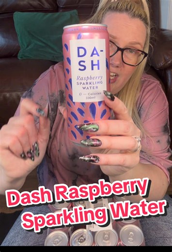Love my Dash drinks, the raspberry is a classic well loved flavour. Sparkling flavoured water made with Wonky Fruits @DASH Drinks #dash #dashdrinks #sparklingwater #ketofriendlydrinks #tiktokmademebuyit