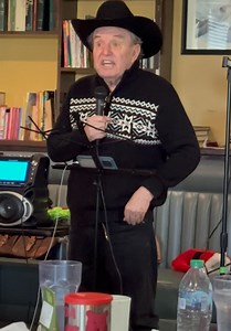 My family and I wish you a wonderful holiday season with lots of love and laughter, and a joyous and healthy new year! Here is some fun I had at a breakfast with some wonderful friends! www.jerrymathersbeavermerch.com/ | Jerry Mathers