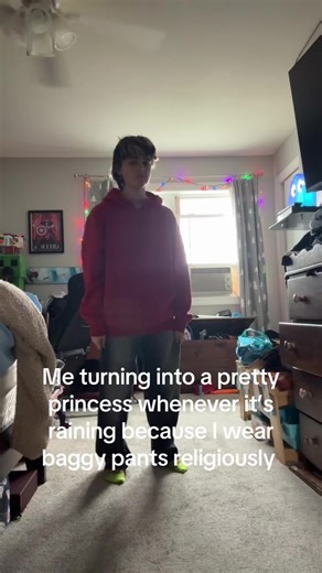 The things we do for fashion 😔 #idk #fyp #viral #bored #silly