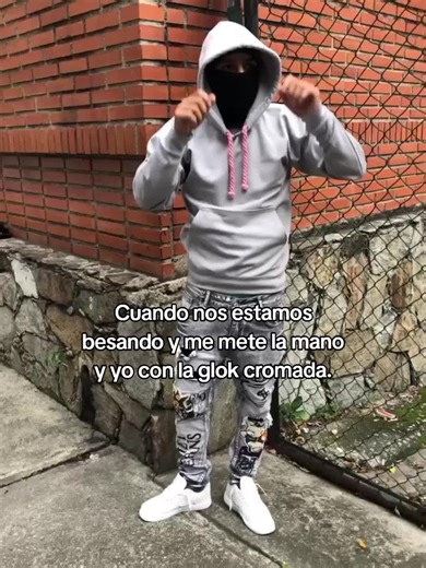 Bando Life: Besos y Estilo en Cada Movimiento