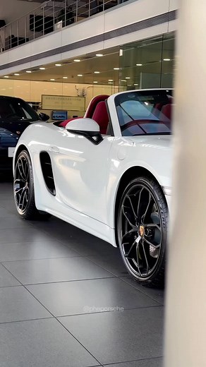 2024 Porsche 718 Boxster Exploration