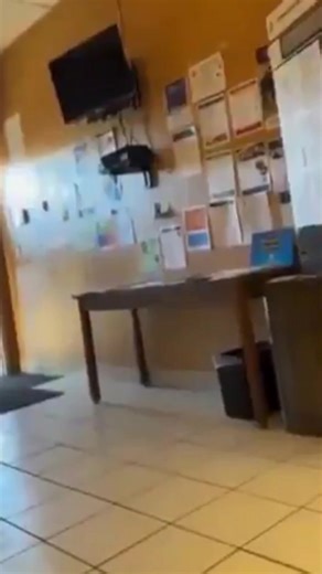 US-Ecuador Crisis Explodes After Consulate Showdown . Thanks for watching! Please share this video and follow us for more trending updates. On our Facebook page, we bring you the latest viral videos, global news stories, and breaking headlines from all around the world. Our mission is to keep you informed, entertained, and ahead of the curve with stories that everyone is talking about. Whether it’s a major political event, a shocking viral clip, a technological breakthrough, or a heartwarming hu