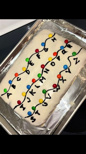 Stranger Things Cake Tutorial: Quick and Easy Baking Guide