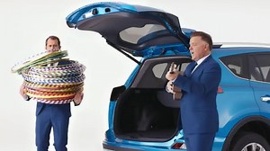 The New-Look RAV4 with a Power Back Door now opens… Magically. Watch to see even more wizardry. 󾌢 | Toyota Australia