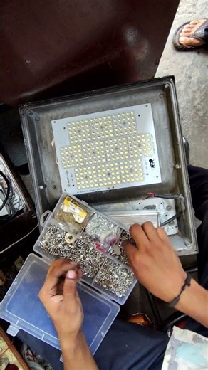 🔧 200W 🥱LED Flood Light Repair | Dead LED Repair | Easy Fix 🔑