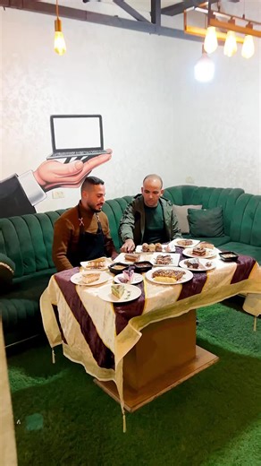 ‎شركة محمد ابو زيادة‎ on Instagram‎: "كل أنواع الحلويات… بكل أشكالها وتفاصيلها اللي بتخطف العين 🤍🍰 من أول نظرة بتعشقها، ومن أول لقمة بتدمن طعمها 😋 في مطعم وكافي أبو زيادة جمعنا لك الحلاوة كلها في مكان واحد 👌 سعر القطعة يبدأ من 10 شيكل فما فوق مطعم وكافيه أبو زيادة.. مكانك المتكامل في غزة ❤️ تجمعنا لقمة هنية، ومكان شغل مريح، وخدمة ترضيكم 100%.. إليكم التفاصيل: 🔸 لأصحاب الأعمال والفريلانسرز: طابق كامل مخصص لكم! انترنت فائق السرعة (500 ميجا)، وكهرباء "24 ساعة" (طاقة شمسية + مولد)، يعني ركز في 