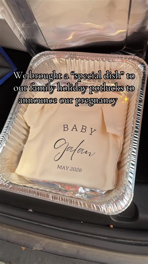 Creative Holiday Pregnancy Announcement Ideas