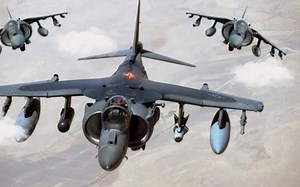 经典之作：AV-8B鹞式攻击机