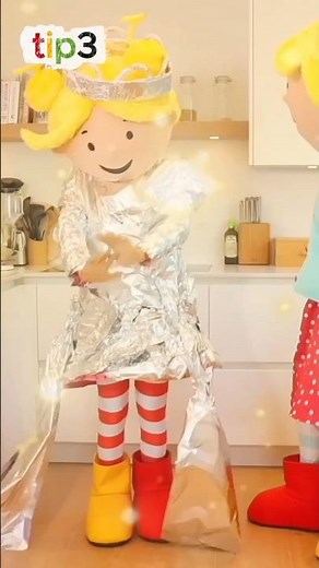 ✨The Sweet Sisters Make a Dress Out of Aluminum Foil!! *6 Sweet Sisters DIY DESIGN TIPS! 🤩👗