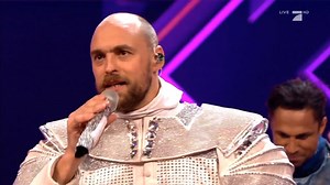 1.1M views · 10K reactions | Max Mutzke, du warst überirdisch! Wir sind immer noch sprachlos und sagen DANKE an euch Fans da draußen. Ihr habt geraten, was das Zeug hält und wart die besten Detektive. ️‍♂️ Wir freuen uns schon auf die zweite Staffel! | The Masked Singer Germany | Facebook