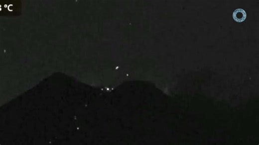 546K views · 15K reactions | VOLCANES ACTIVOS SON VERDADERAS PUERTAS DIMENSIONALES POR DONDE ENTRAN Y SALEN OVNIS . Imágenes captadas en el mes de abril de 2025. Info Tercer Milenio con JAIME MAUSSAN. Universo Mio | Universo Mio | Facebook