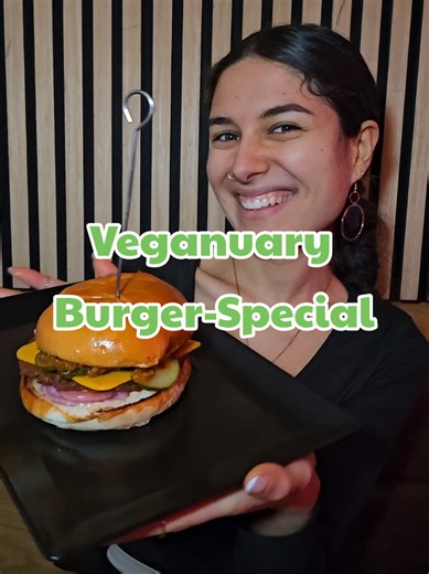Unbezahlte Werbung || Veganuary Special 🍔 Bei @smashorpassburgerandbar gibt es jeden Monat einen neuen Burger-Special und passend zum Veganuary ist er dieses Mal eben vegan 🌱 Kreiert von @vegan in muc | Alicia und eine gute Kombi aus scharf und süß ✨️ 📍Smash or Pass - Burger & Bar Gollierstraße 30, 80339 München #münchen #veganuary2026 #special #vegantiktok #smashburger