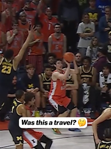 The whole Michigan bench and cheering section were flabbergasted 😮 #cbb #basketball #illinois #michigan