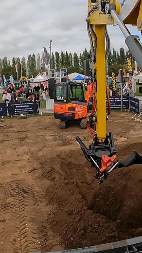 Small part of the @rototilt demonstration show at @plantworxconstructionshow | mditch84