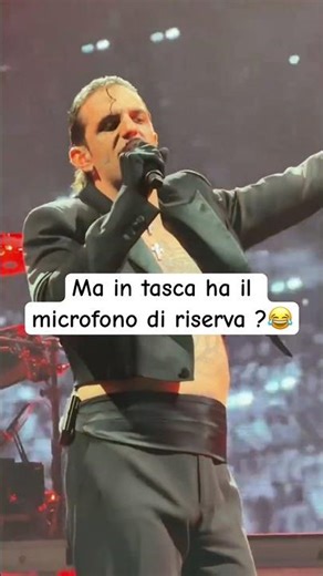 IL MISTERO DEL MICROFONO DI ACHILLE LAURO 😱🤯 #cantantiitaliani