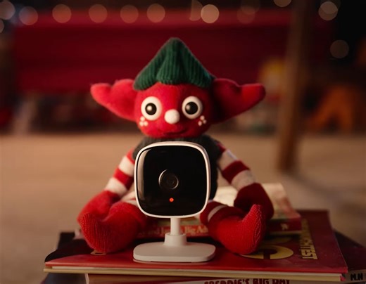 Vodafone: Feel the connection this Christmas • Ads of the World™ | Part of The Clio Network