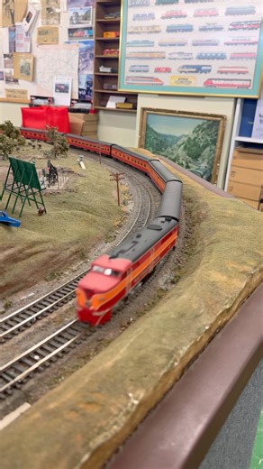 ALCO PA leads the Southern Pacific Daylight passenger train in HO scale